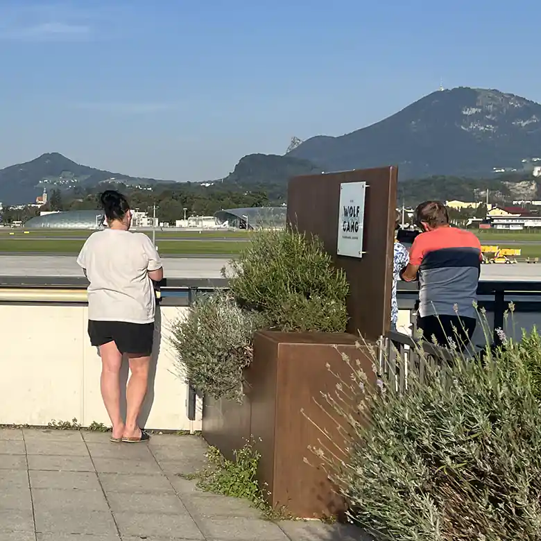 16 / 28: Flughafen Salzburg, Airport Wolfgang Amadeus Mozart 16 / 28: Flughafen Salzburg, Airport Wolfgang Amadeus Mozart