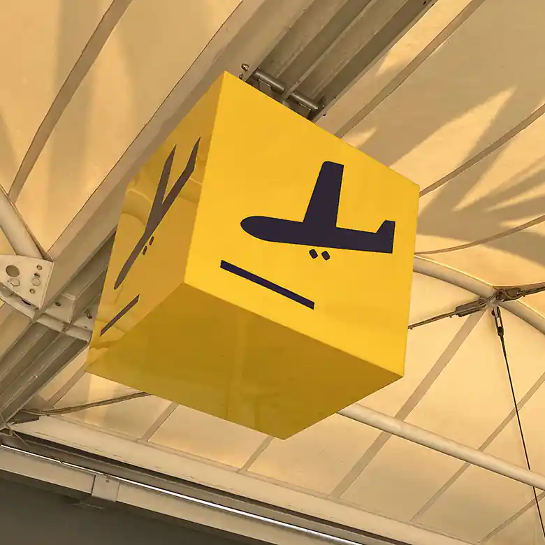 7 / 28: Flughafen Salzburg, Airport Wolfgang Amadeus Mozart 7 / 28: Flughafen Salzburg, Airport Wolfgang Amadeus Mozart