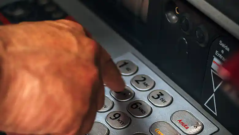 &copy; Eduardo Soares / Unsplash (7I5A7630GpY)