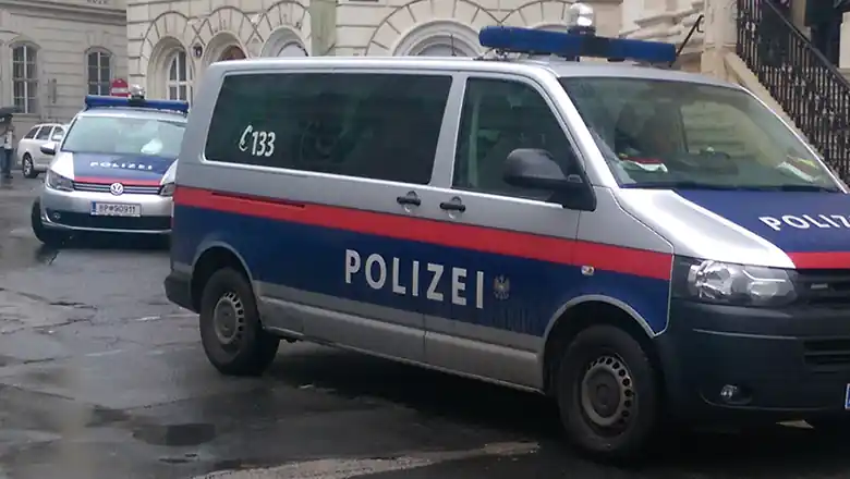 &copy; R. Vidmar (echonet)